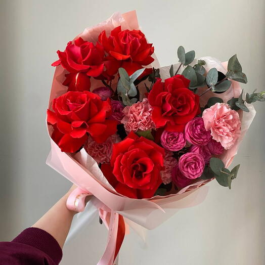 Designer bouquet with bright roses