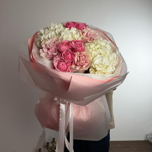 Авторский воздушный букет OVANESOV.FLOWERS