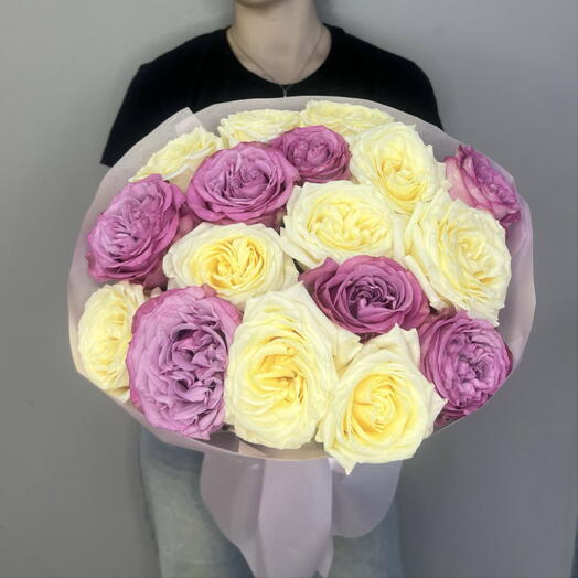 Букет из желтых и фиолетовых пионовидных роз 💜