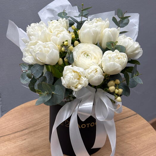 Герцег 1 с тюльпанами