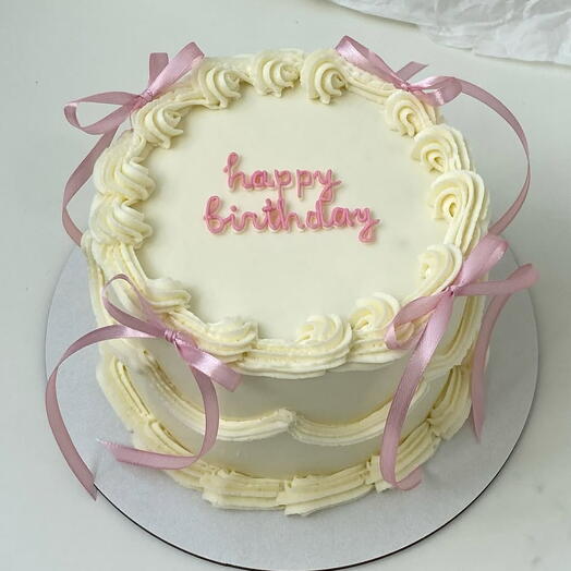 Торт 1кг на день рождения ламбет с бантиками «happy birthday» девушке подруге