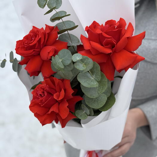Три алые розы о любви ️