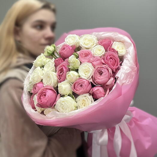 Букет « барби» из кустовых роз