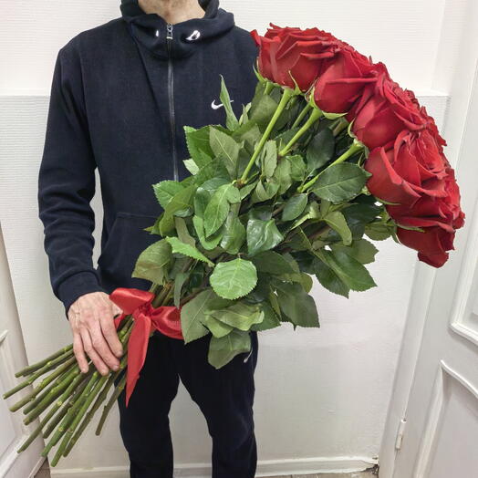 Розы 25 штук бордовые 80 см