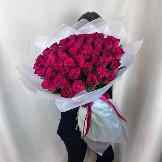 Букет из красных роз 55 шт