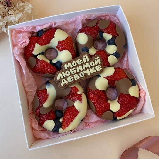 Клубника и голубика в шоколаде 🍩
