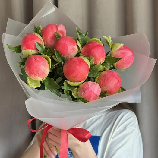 Прекрасные коралловые пионы в букете, 9 штук