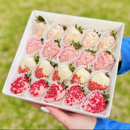 Набор клубники в шоколаде «Для принцессы», 16-25 шт, вкусный и красивый подарок