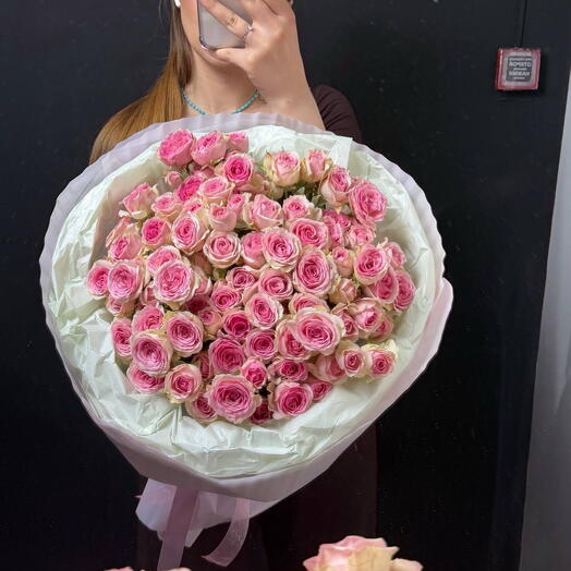 Букет с 19 кустовыми розами