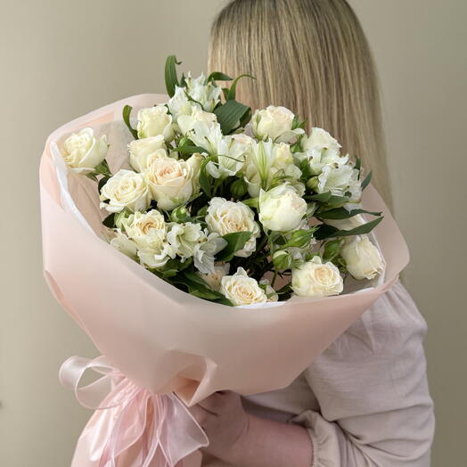 🔥 Нежный букет из кустовой розы Софи и белой альстромерии 🌸