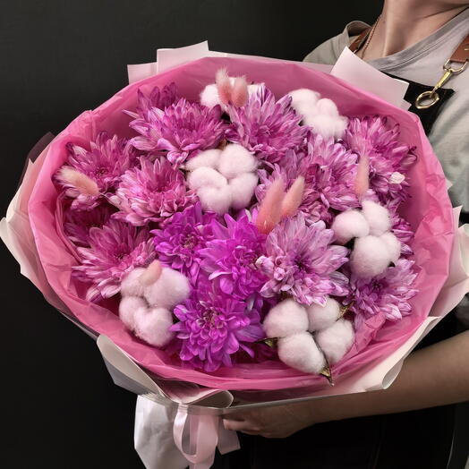 Авторский букет - розовые хризантемы, хлопок и лагурус 🌸