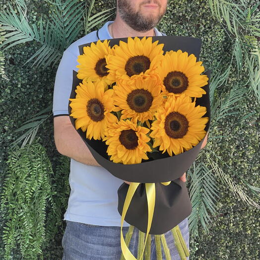 «Стиляга🌻» букет из подсолнухов (7 шт)