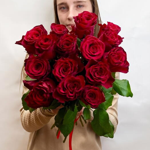 Букет из 15 красных роз🌹 под ленту