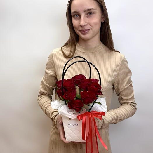 Сумочка с красными розами