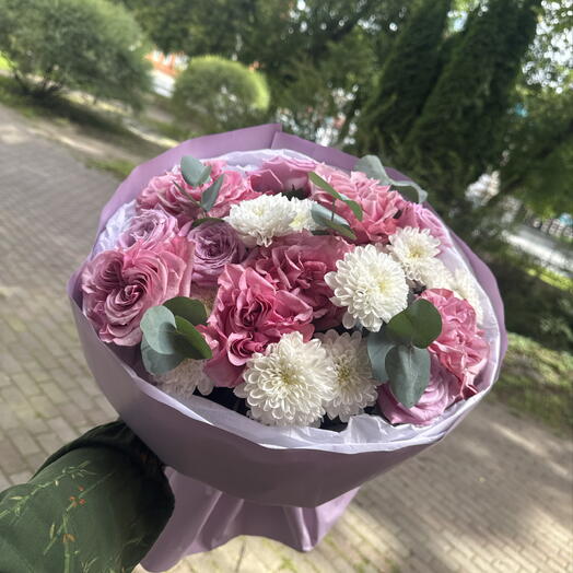 Букет с хризантемой и розами кантри блюз