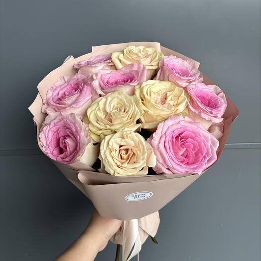 Микс из 11 роз