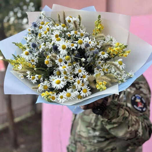 Букет из полевых цветов