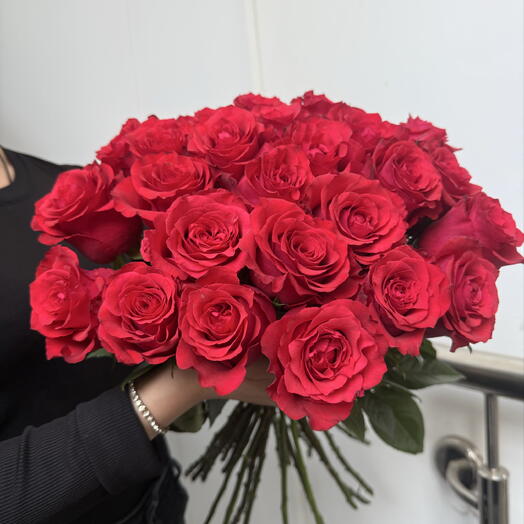 25 красных роз ️