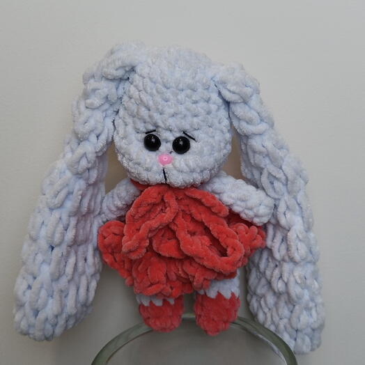 Мягкая игрушка вязаный зайчик в красном платье🐇