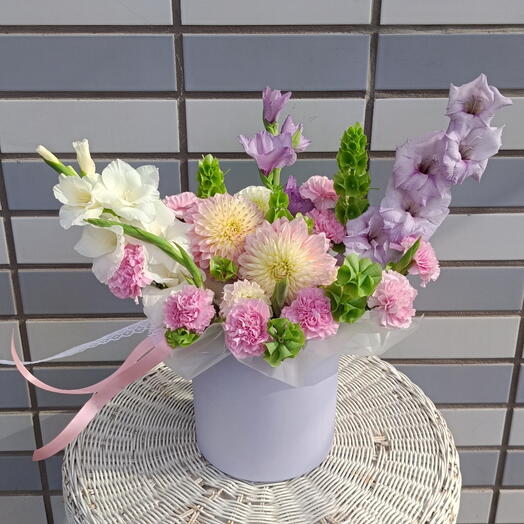 Авторская композиция с гладиолусами , георгинами и диантусами 💜Георгины Диантусы Гладиолусы