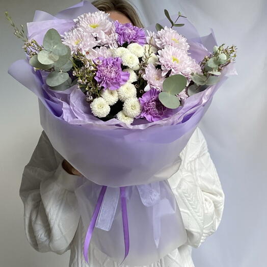 Нежно-сиреневый букет из диантусов и необычных хризантем💜