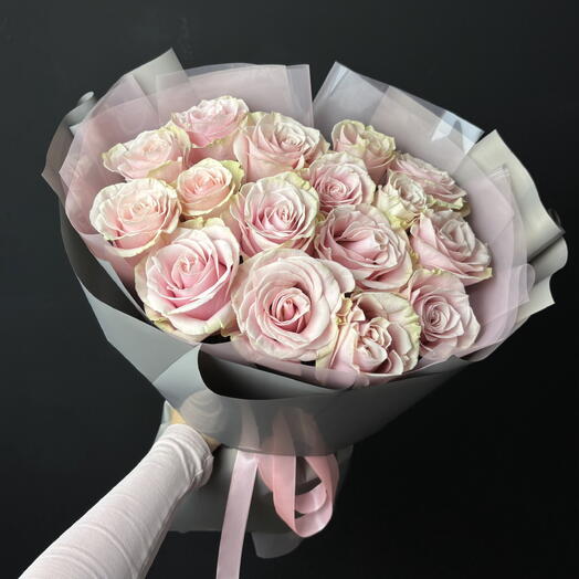 15 роз pink mondial