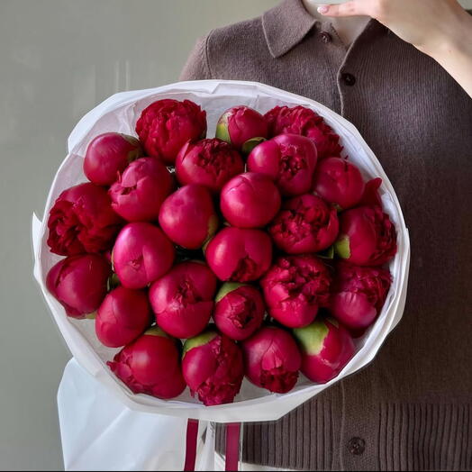 BURGUNDY LIMITED EDITION PEONY