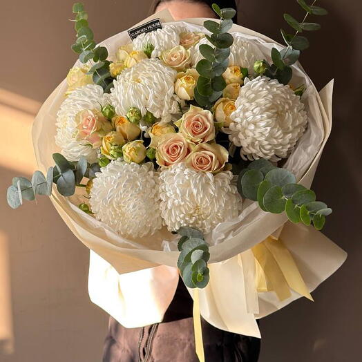 Chrysanthemum and roses☺️