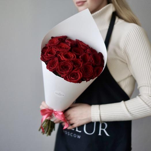 Classic bouquet of 19 roses Red Naomi