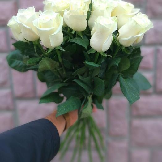 21 white roses
