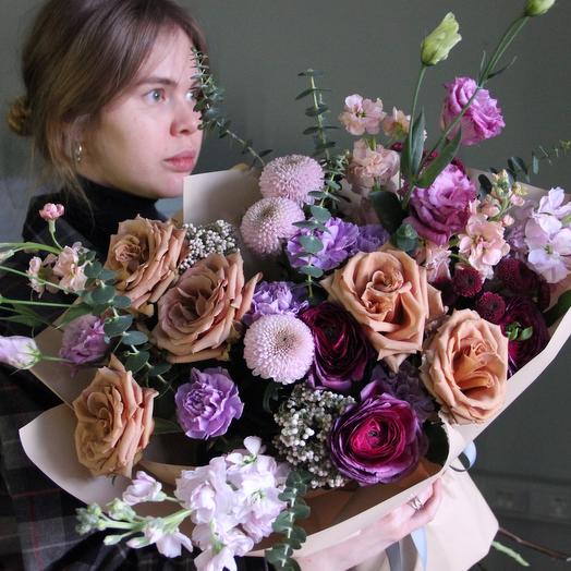 Карамельные розы, ранункулюсы и лавандовая маттиола