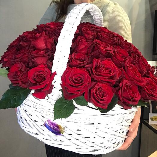 Basket with roses