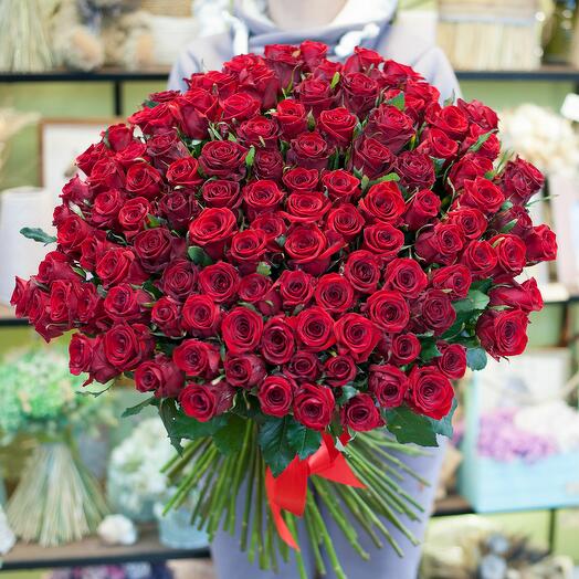 Ramo de rosas Escarlata