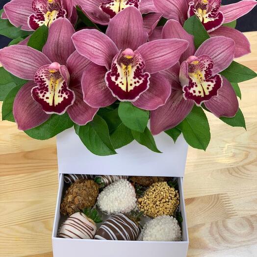 Flowers in a box💕cymbidium