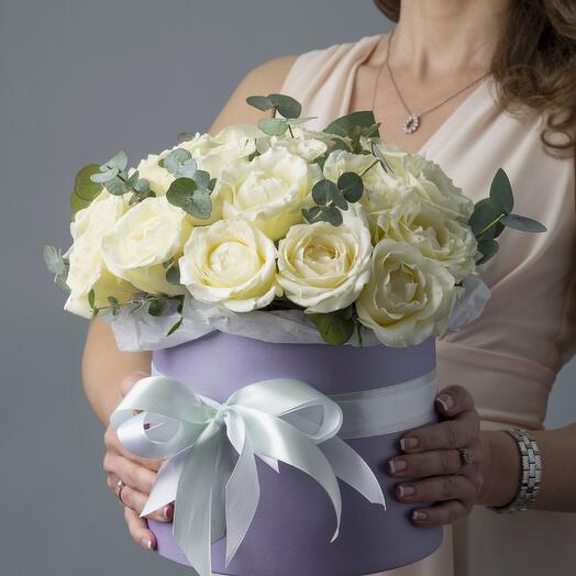 Rosas blancas en una Caja