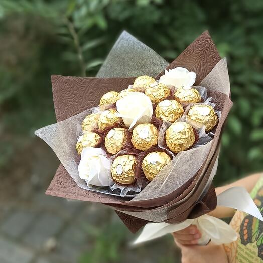 Букетик с конфетками Ferrero Rocher