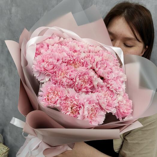 Bouquet of pink carnations