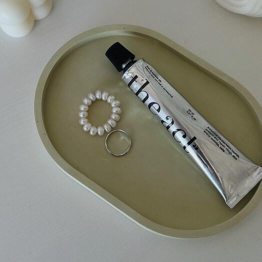 Овальная подставка из гипса