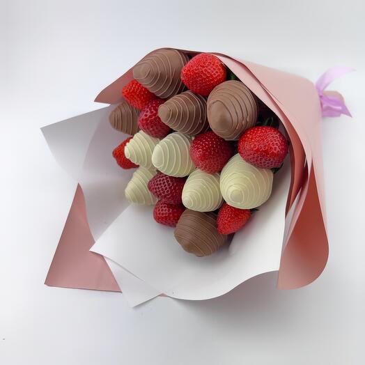 Strawberries in chocolate bouquet "Wild berries"