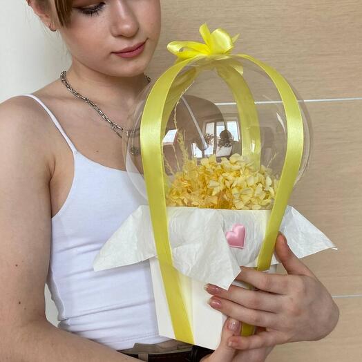 LEMON-TIME - букет в шаре из лемонно-ванильной гортензии и кортадерии 40х25