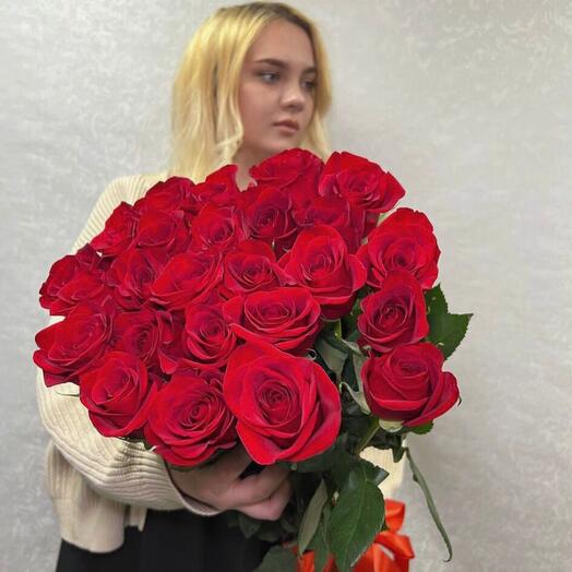 Розы 25 штук 70 см улыбнись
