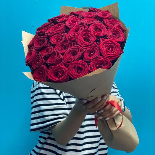 Bouquet of red roses