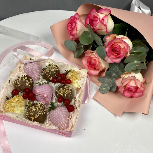 Ramo de 5 rosas y fresas cubiertas de chocolate 🍓