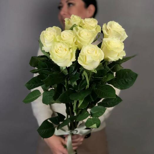 Букет из 9 белых роз Мондиаль (Mondial)