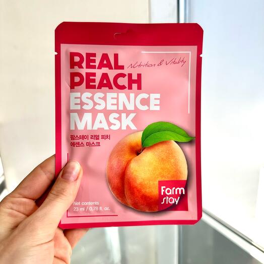 Тканевая маска для лица с персиком Farm Stay real peach essence mask