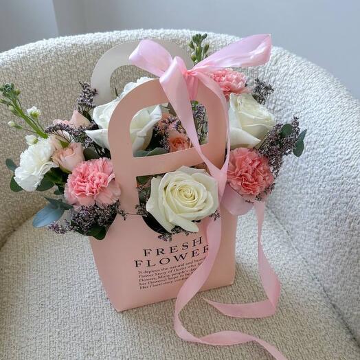 Корзина с цветами "Pretty"