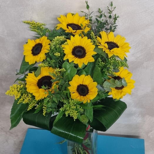7 girasoli, solidago e foglie d aspidistra