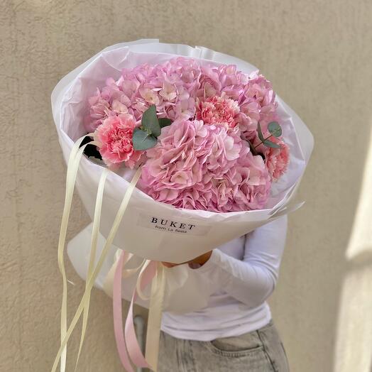 Bouquet with hydrangeas, dianthus and eucalyptus