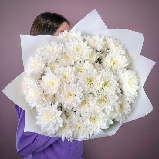 Букет из белых кустовых хризантем 7 штук. Букет Scandi Flora 100