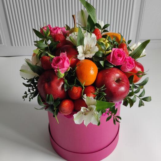 Фруктовий букет в капелюшній коробці